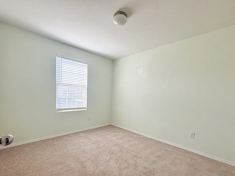1614 Westfall Dr — Photo 14