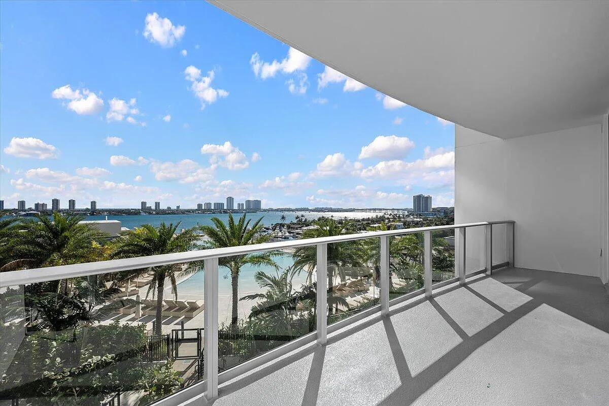 2 bed, 2.5 bath, 1779 sqft, $8,500 — Photo 3