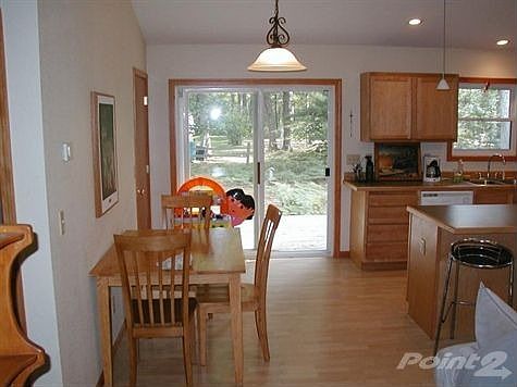 Kitchen & Dining Area