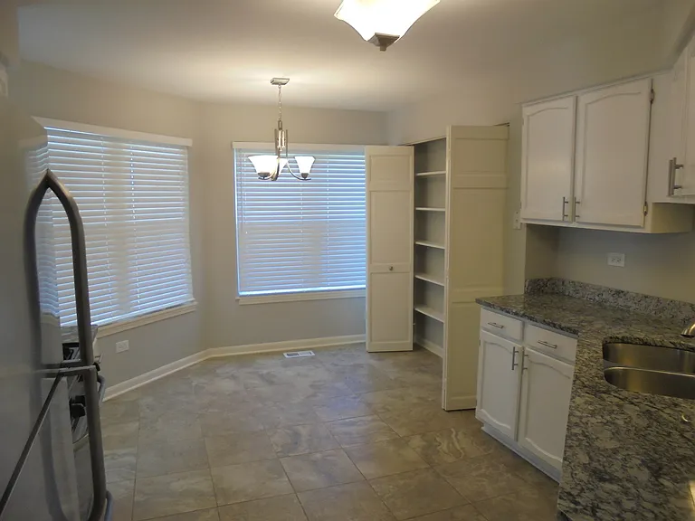 1122 Saint Andrews Ct #1122 — Photo 8