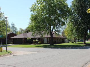 1817 Buckboard Ln, Enid, OK 73703