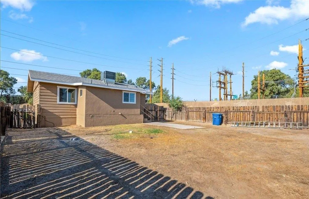 2 bed, 880 sqft, $1,350 — Photo 3