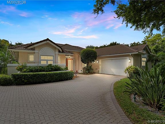 2nd image of 2910 NE Sewalls Landing Way