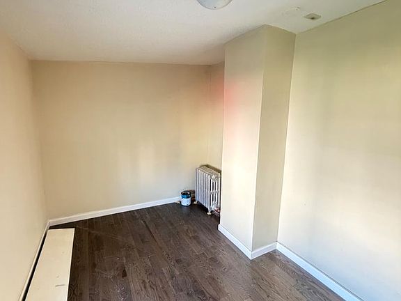 4th image of 523 Dickinson St