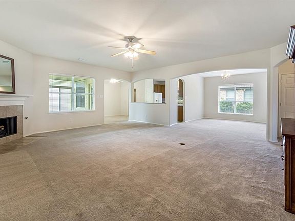 4th image of 3669 Laurel Crossing Dr