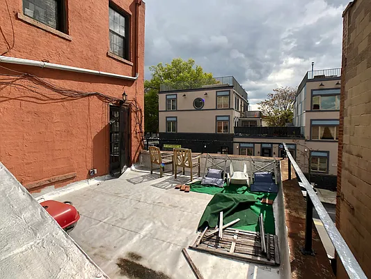 Rented by Highline Residential | media 28