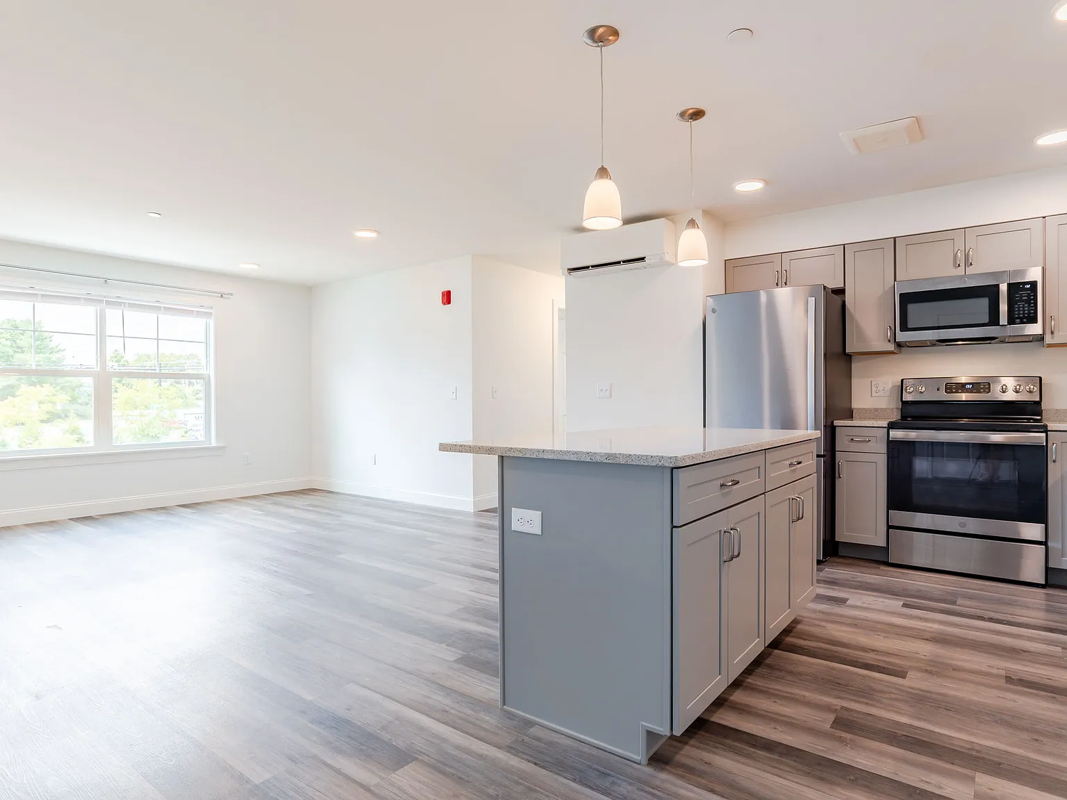 2 bed, 900 sqft, $1,900 — Photo 4