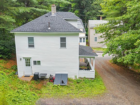 3rd image of 70 Boothby Street