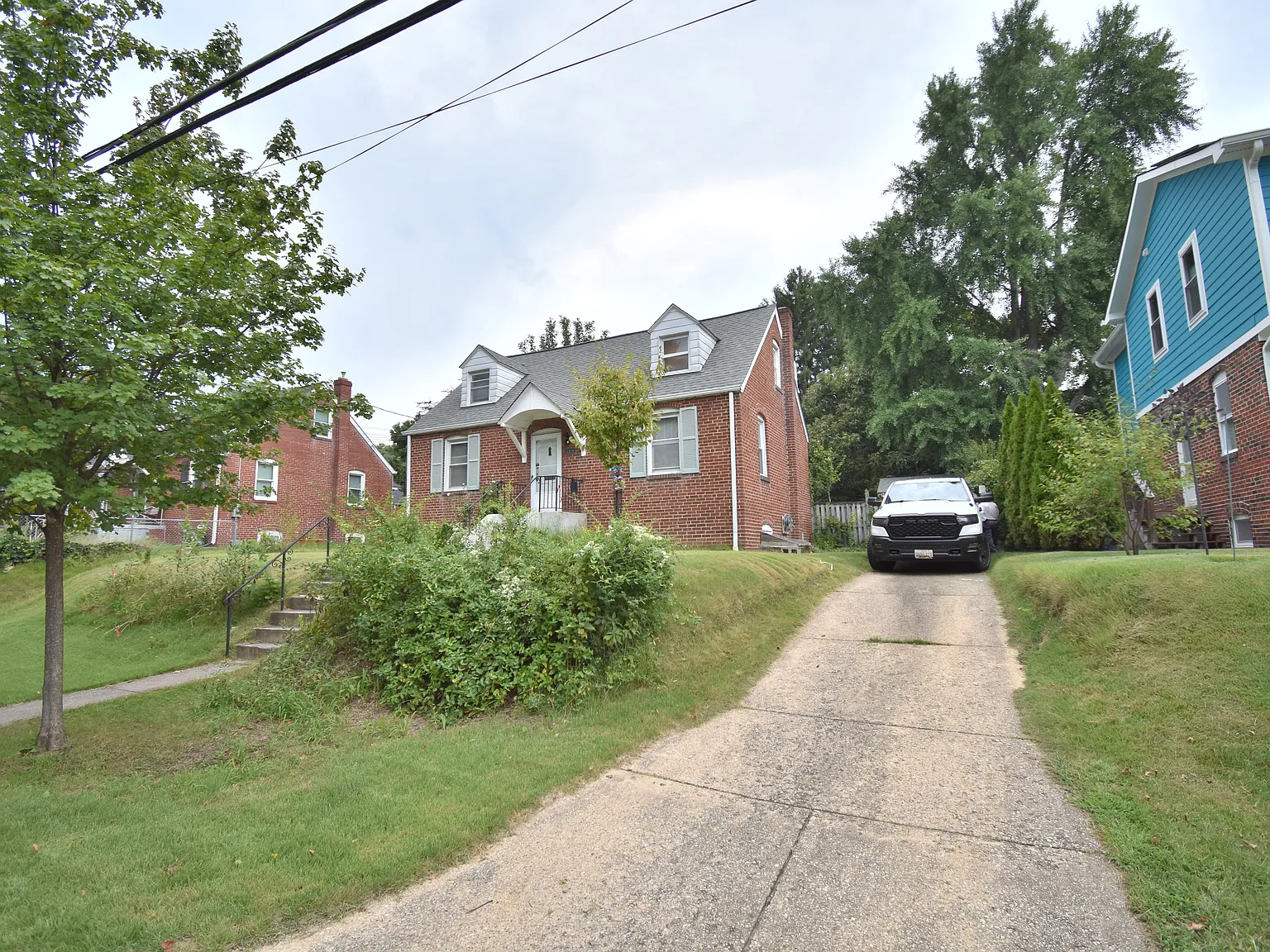 5 bed, 1920 sqft, $3,195 — Photo 2