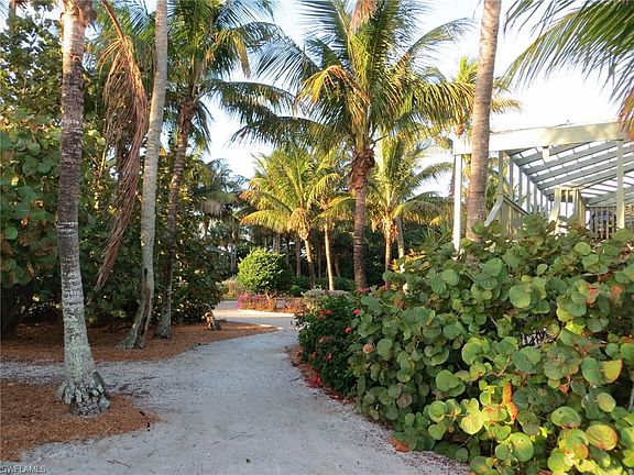 3rd image of 16709 Bocilla Palms Dr #20