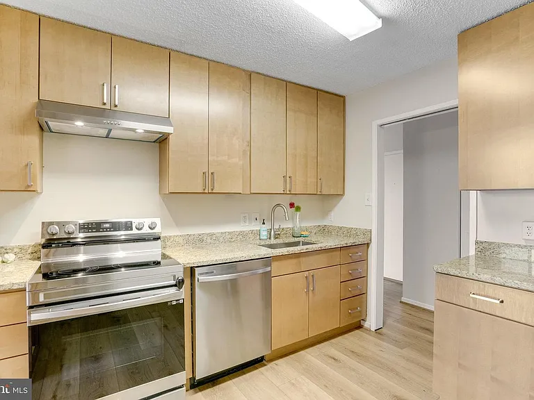 2300 Pimmit Dr #308W — Photo 10