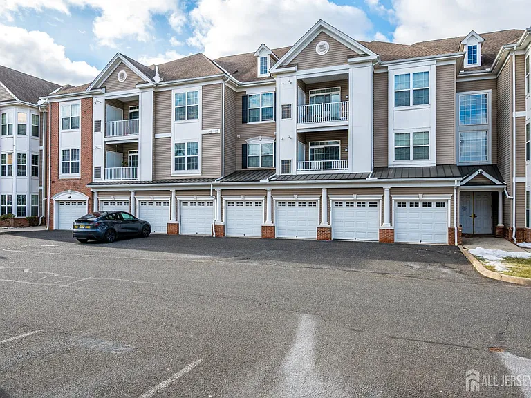 2822 Edward Stec Blvd — Photo 1