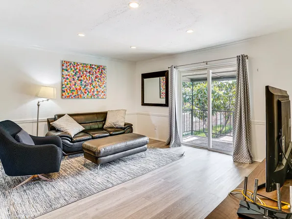 10224 Regal Oaks Dr, Dallas, TX