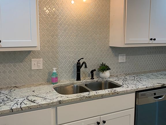 3rd image of 204 Byrne St