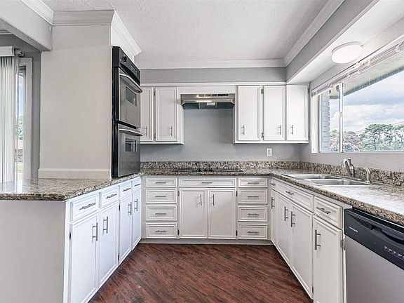 5th image of 4230 Willowoak St
