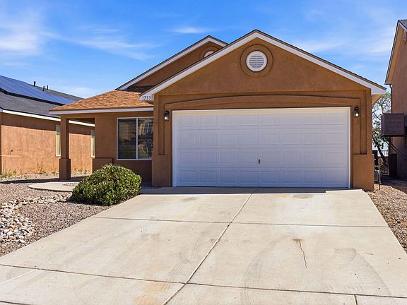 2nd image of 1733 Gallinas Rd NE