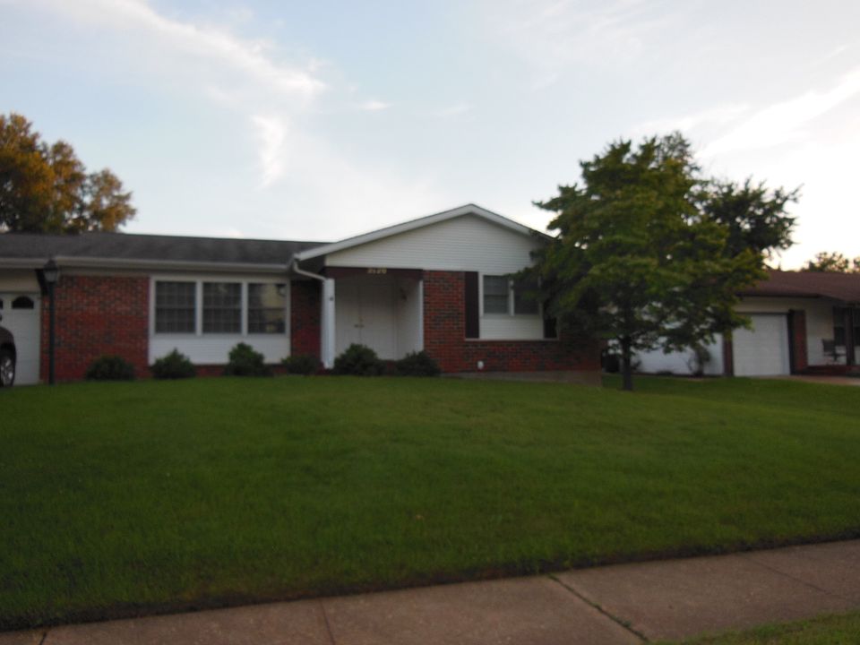 1st image of 2120 Huntington Dr