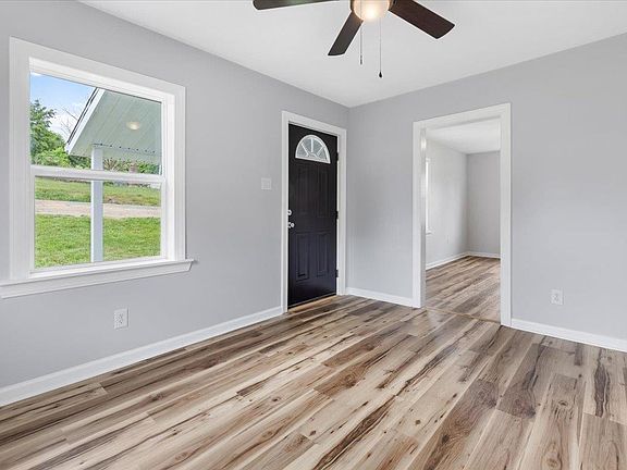 4th image of 1982 Snider Ln