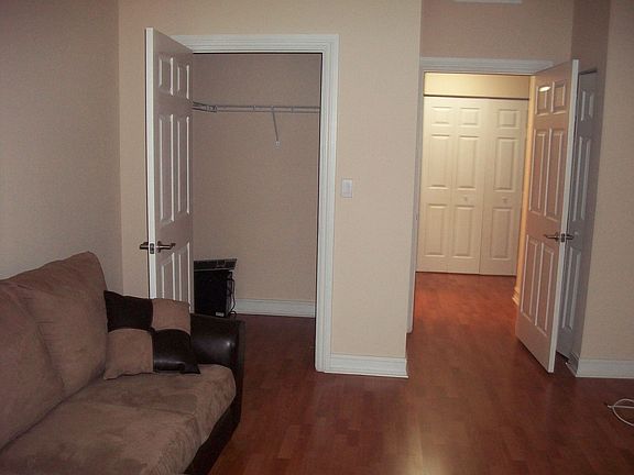 5th image of 3001 NE 185th St APT 220