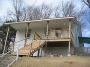 628 N 8th St, Hannibal, MO 63401