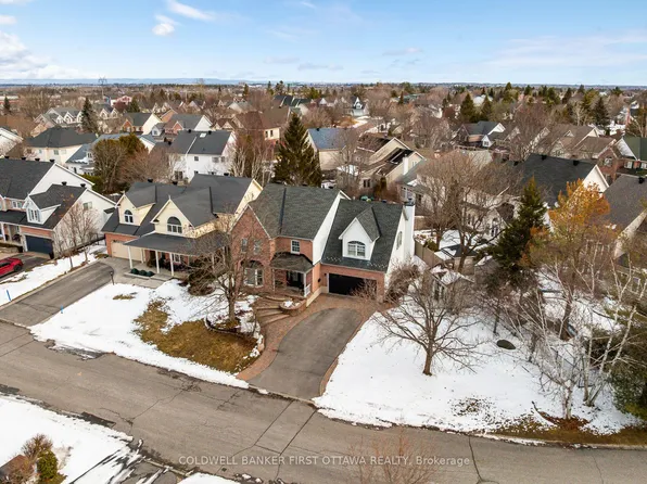 32 Kyle Ave, Ottawa, ON K2S 1G9