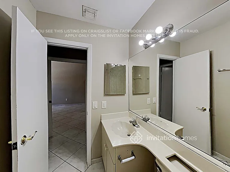 2124 W 54th St — Photo 18