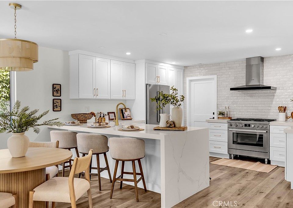 1st image of 4672 Ironwood Ave