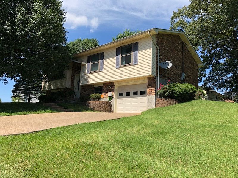 1st image of 1611 Cypress Dr