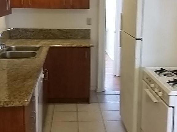 5th image of 11145 Camarillo St #45-3/4