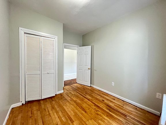 3rd image of 899 S 19th St Floor 3