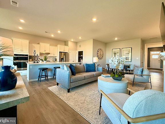 7th image of this home