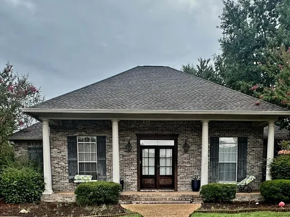 201 Eastside Ln, Brandon, MS 39047