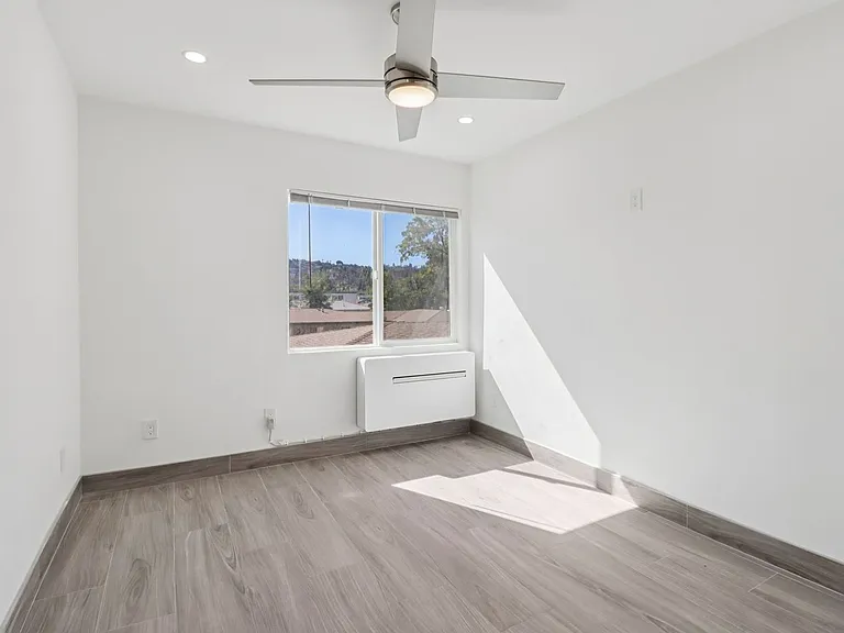 738 S Orange Ave — Photo 11