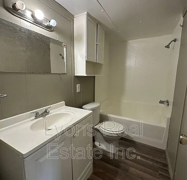 8086 Heck Dr #1A — Photo 21