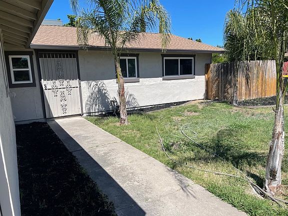 3rd image of 9127 Sandalwood Ct