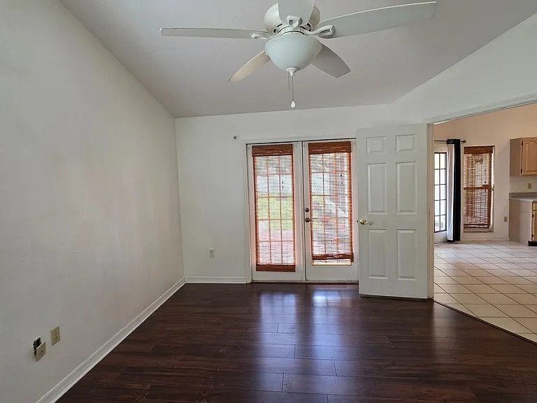 10051 Dorset Dr — Photo 22