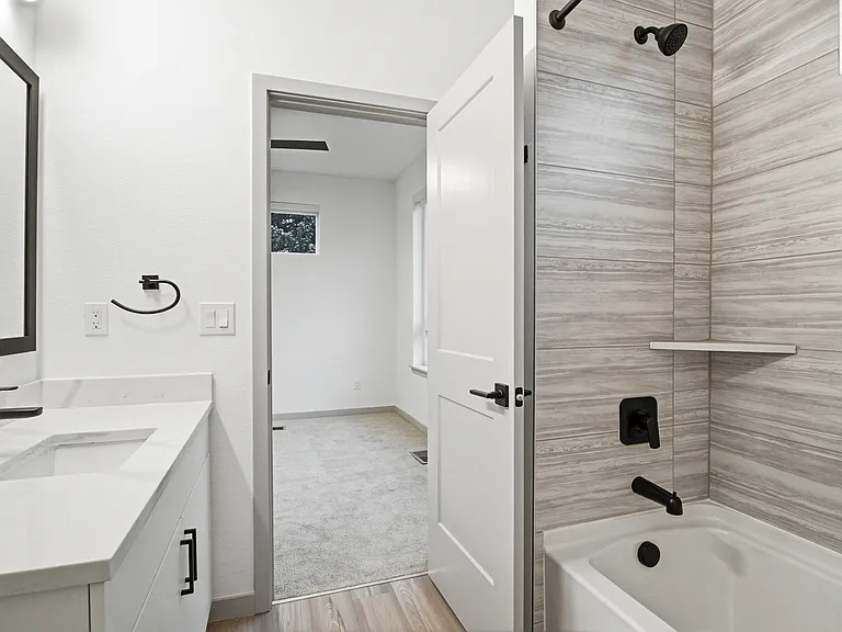 University Hills Townhomes — Photo 13