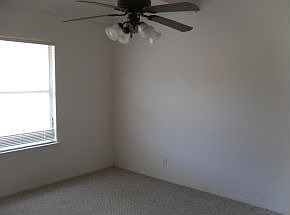 5th image of 7413 Umbria Dr