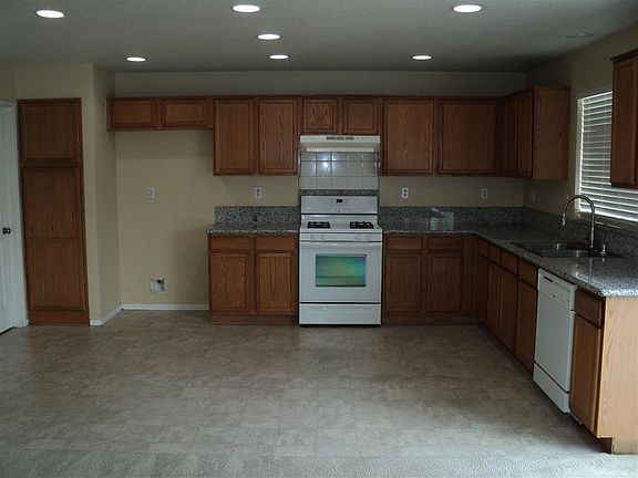 3rd image of 2615 Keyser Dr