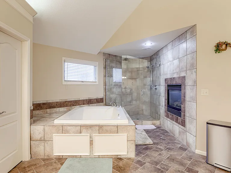 5301 W 149th Ter — Photo 33