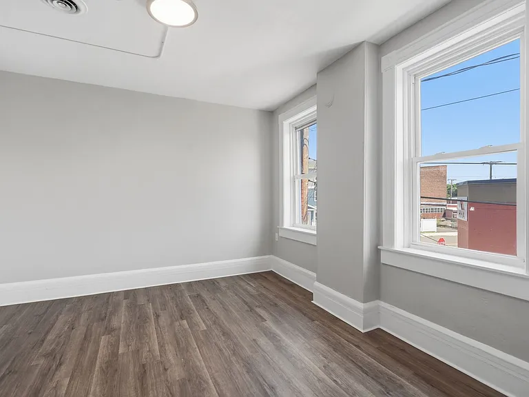 293-299 Clemente Street — Photo 16
