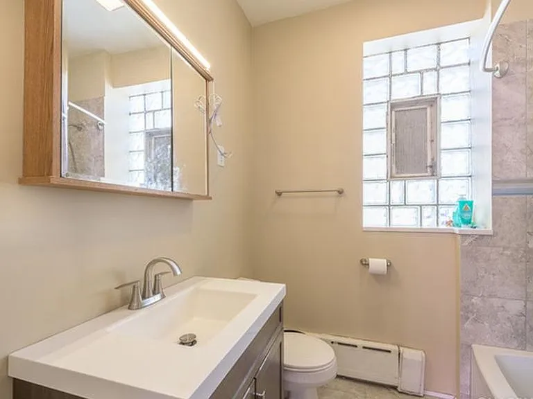 5301 W Newport Ave #2R — Photo 5