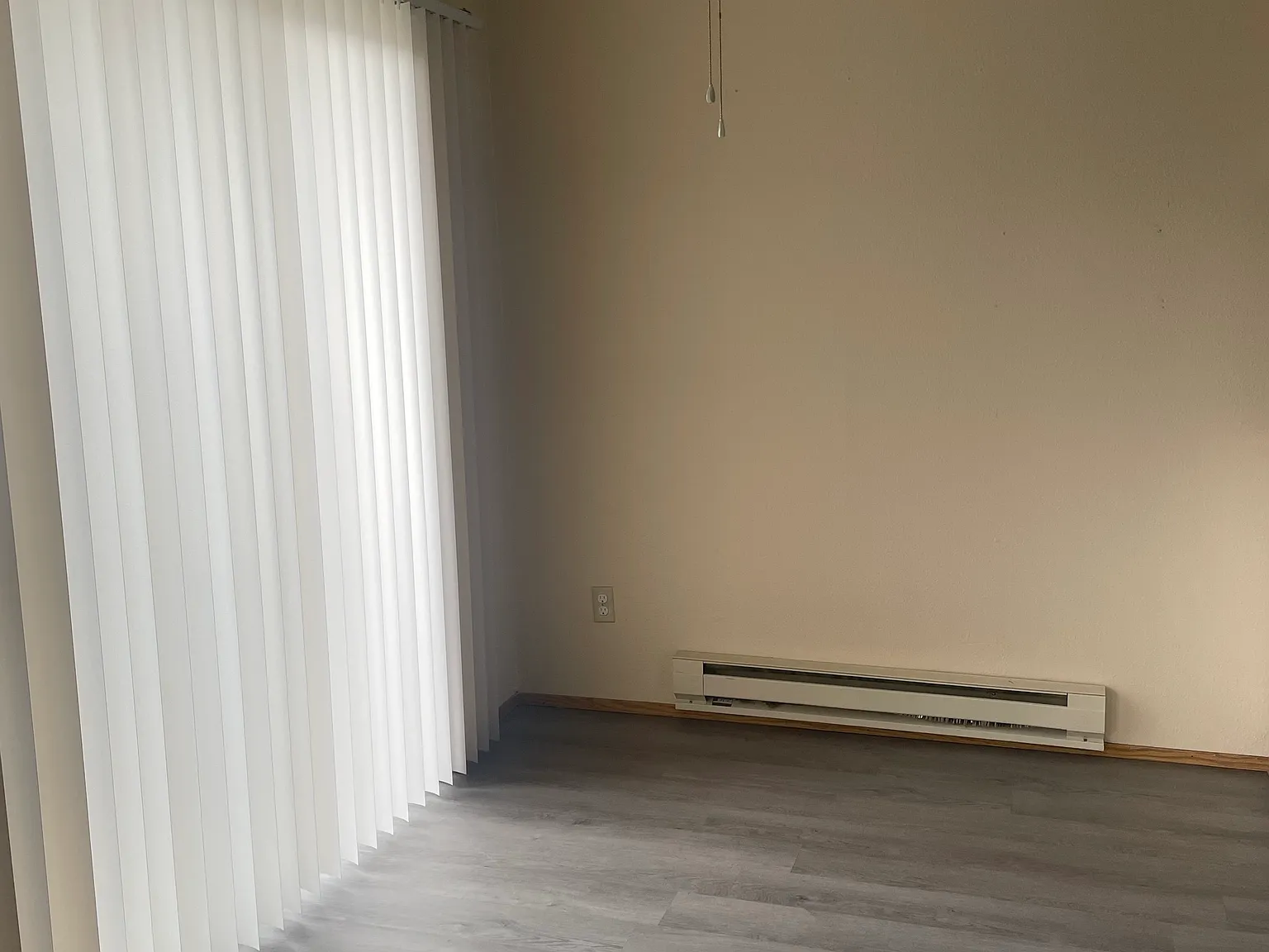 2 bed, 700 sqft, $1,375 — Photo 4