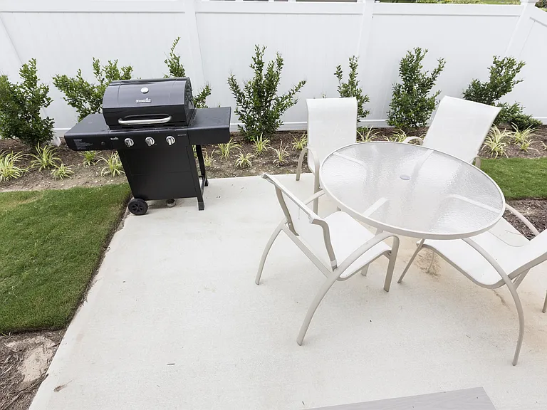 321 26th Half St — Photo 3