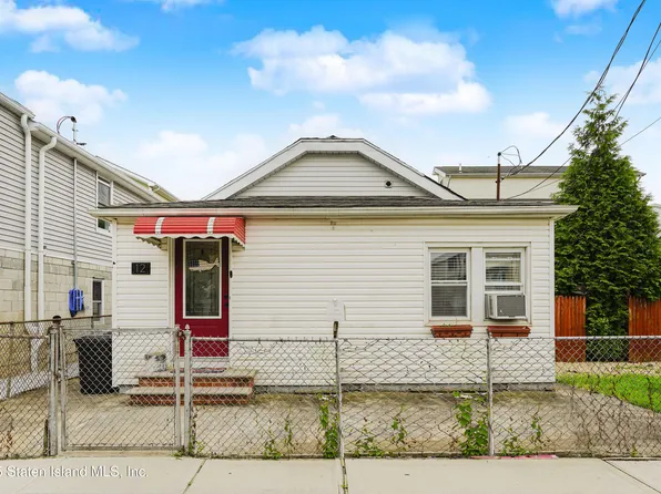 12 Milbank Rd, Staten Island, NY 10306