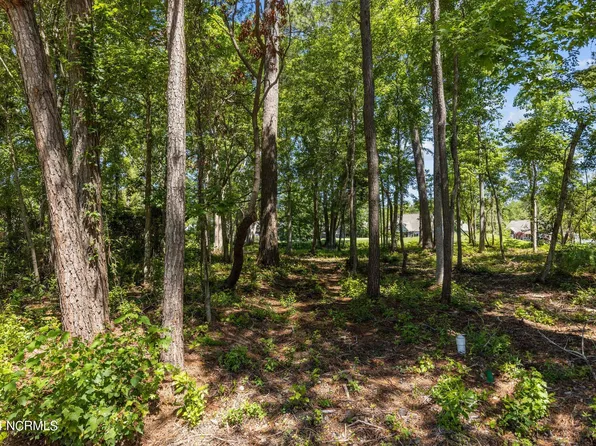 103 Oakmont Court, Morehead City, NC 28557