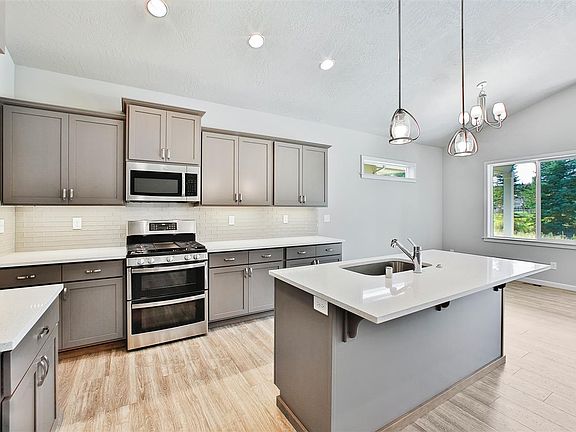 4th image of 1412 S Lily Ct