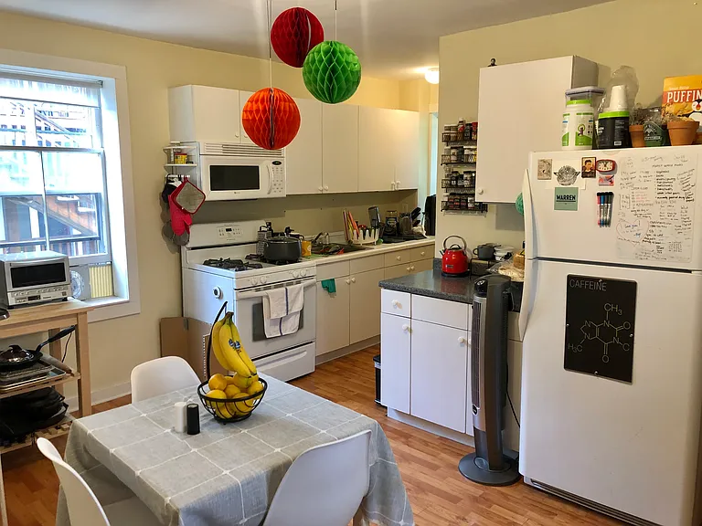341 Washington St #2 — Photo 4