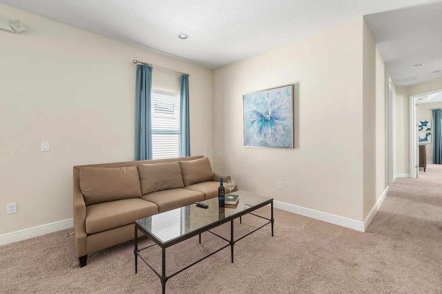 6 bed, 5.0 bath, 3293 sqft, $5,697 — Photo 4