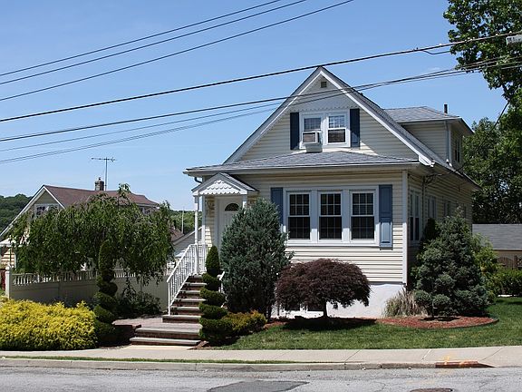 2nd image of 33 Oswego St